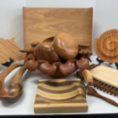 Wooden Serving Pieces And Decor