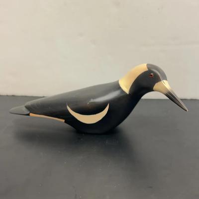 Charles Smith Carved Australian Magpie “Dinkum Birds”