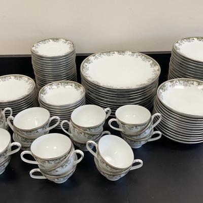 Noritake Fellicia Pattern China Set