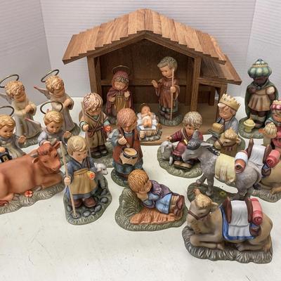 1996 Goebel Hummel Nativity Scene