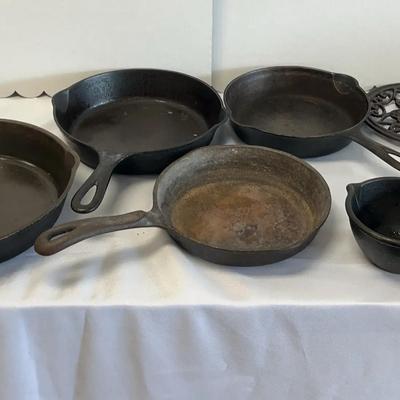 Cast Iron Pans And Trivets