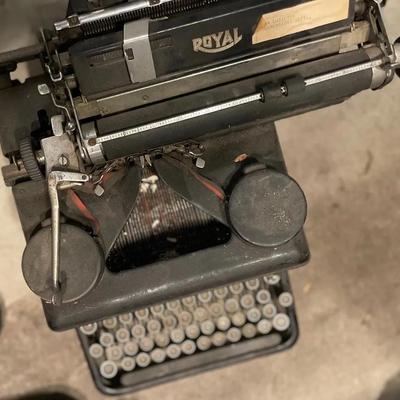 Antique Royal Typewriter