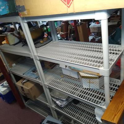 5 plastic shelves