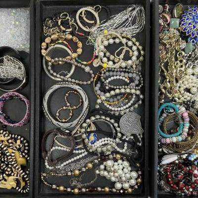 Sale Photo Thumbnail #832