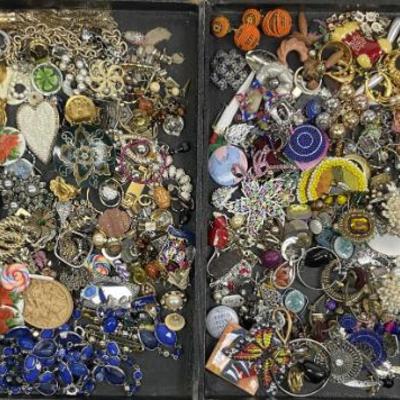 Sale Photo Thumbnail #829