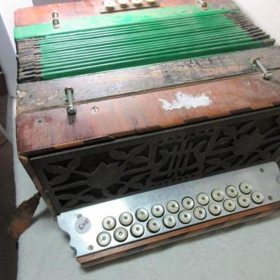 Button accordian