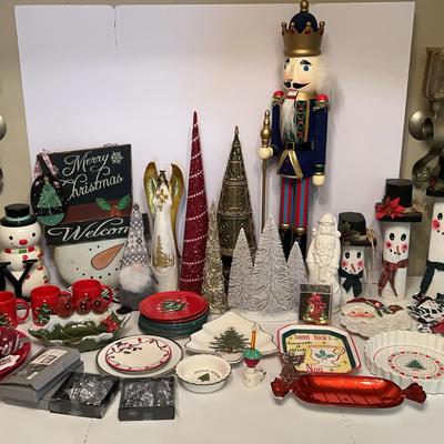 Christmas Decorations (nutcracker 3’ H)
