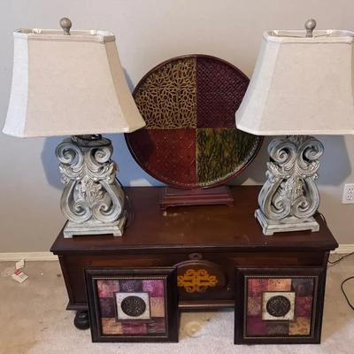 Roo’s Chest, Lamps And Decor