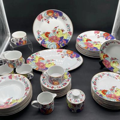 Beautiful Collection of "Imperial Leaf "China