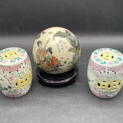 Early 20th Century Asian Ball & Chinese Porcelain Potpourri Holders