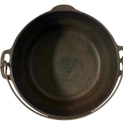 Vintage Cast Iron 5qt Dutch Oven - Made In USA