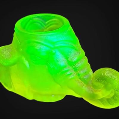 Vaseline Uranium Boyd Glass Elephant Toothpick Holder