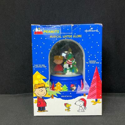 Vintage Peanuts Music Water Globe