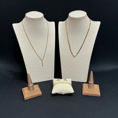 Various Vintage Jewelry 