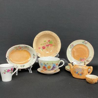 Vintage Floral Tea Items