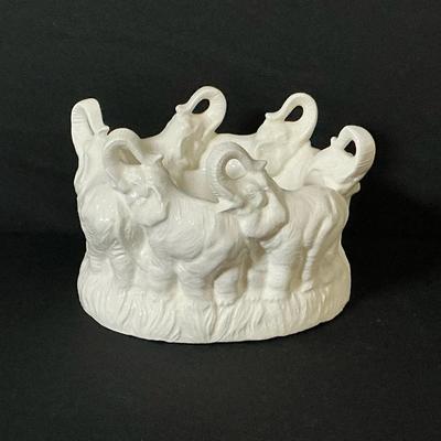 Holland Mold Circle Of Elephants Bowl