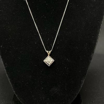 Princess Cut Square Necklace 