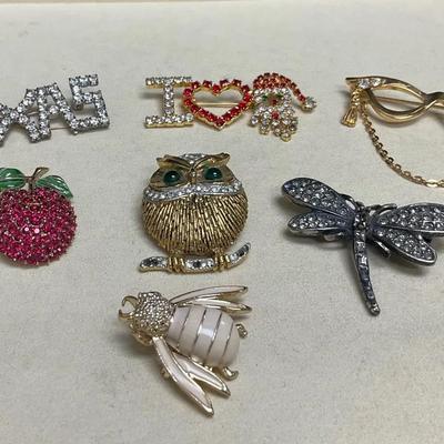 Vintage Brooches 