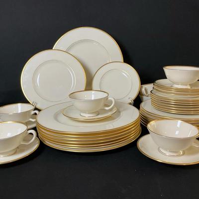 Lenox Mansfield China Service for Eight