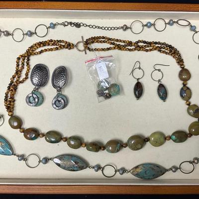 Stone Necklaces And More 