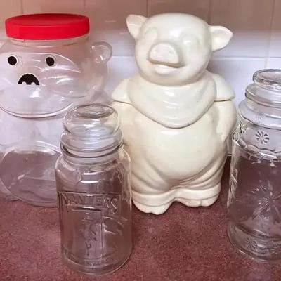 Shawnee Pottery 1940’s “Smiley The Pig” Cookie Jar With Containers