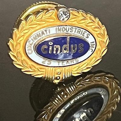 10K Yellow Gold Enamel Cindus 25 Yr Pin