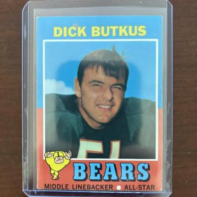 1971 Topps Football Card. Dick Butkus - Chicago Bears. Card # 25