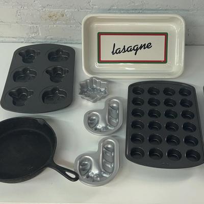 Cast Iron Pan With Baking Collection