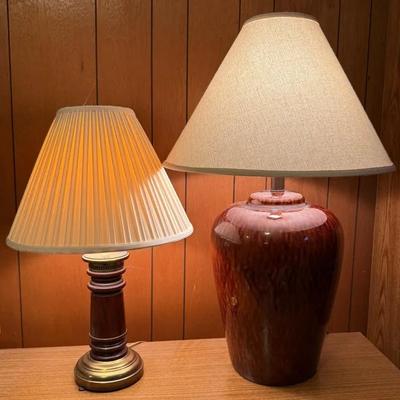 Pair (2) Vintage Table Lamps With Shades
