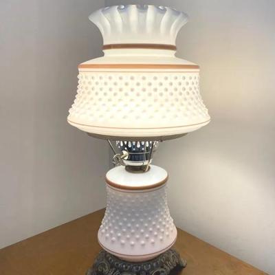 Vintage Hobnail Milkglass Table Lamp
