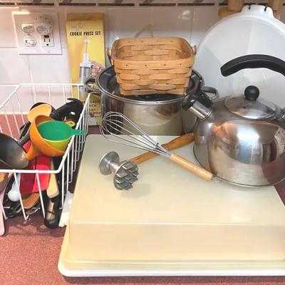 Longaberger Basket With Tupperware And Kitchenware 