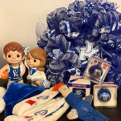 Kentucky Wildcats (UK) Holiday Decor With Handmade Wreath & Painted Ceramic Figures