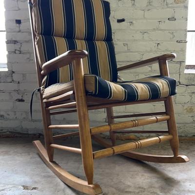 Wooden Rocking Chair With Pad 