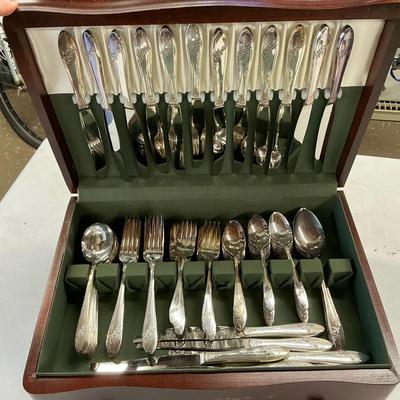 Oneida Silver-plate Tudor Silverware Set
