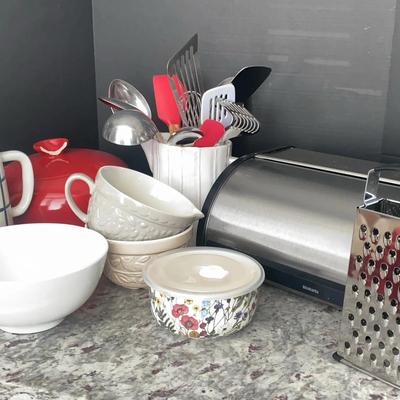 Breadbox, Breadbaker & Bowls, Etc 