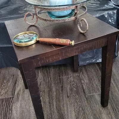 End Table & Decor