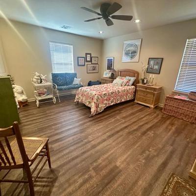 Sale Photo Thumbnail #96