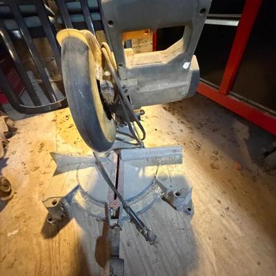 Working Circular Saw