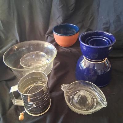 ASSORTED KITCHEN BAKING SET