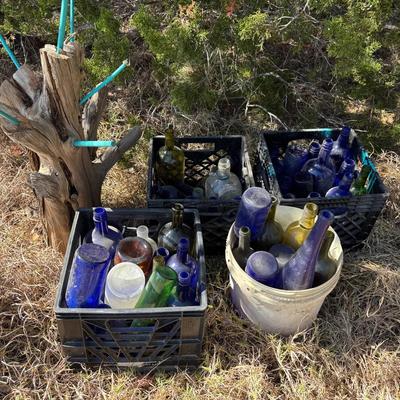 BLUE WINE BOTTLE LAWN DECOR