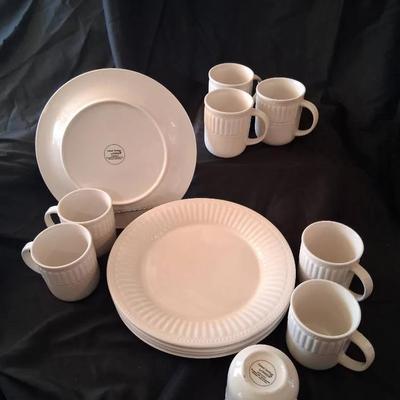 CASUAL SETTINGS BY ONEIDA