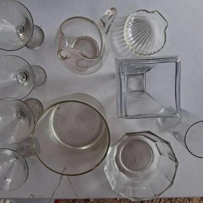 ASSORTED GLASSWARE DECOR