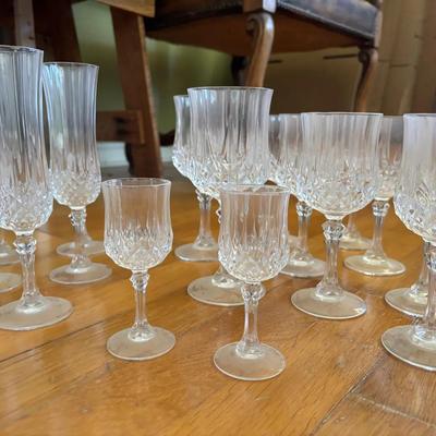 CRYSTAL WINE GLASSES