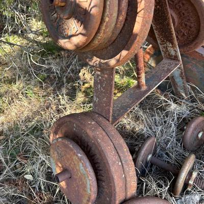SET OF RUSTY WEIGHTS 