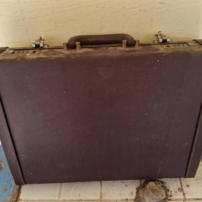 VINTAGE BREIFCASE AND LEATHER GLOVES