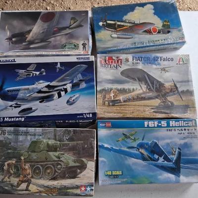 MODEL PLANES/TANKS