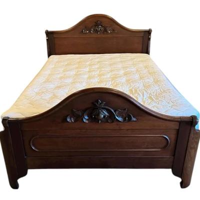 Victorian Hand-Carved Walnut Bed, Featuring A Grapevine Motif