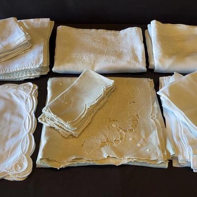 Vintage Table Linens - Lot 3