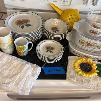 Sunflower Dinnerware & Vintage Corning Ware Bakeware Lot