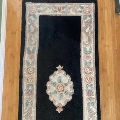 Handcrafted 100% Chinese Wool Wool Rug with Floral Border 